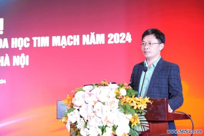 Bác sĩ Phạm Quang Huy， Bệnh viện Tim Hà Nội， tại Hội nghị khoa học tim mạch 2024， ngày 27/12. Ảnh: N. Phương